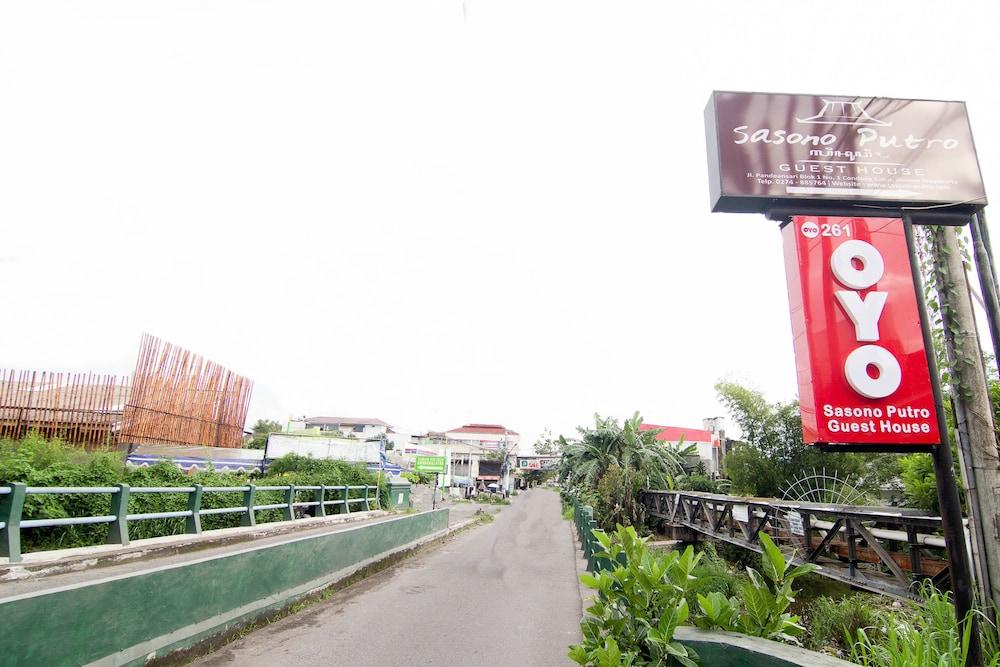 Urbanview Sasono Putro Condoongcatur By Reddoorz Kejayan Exterior foto