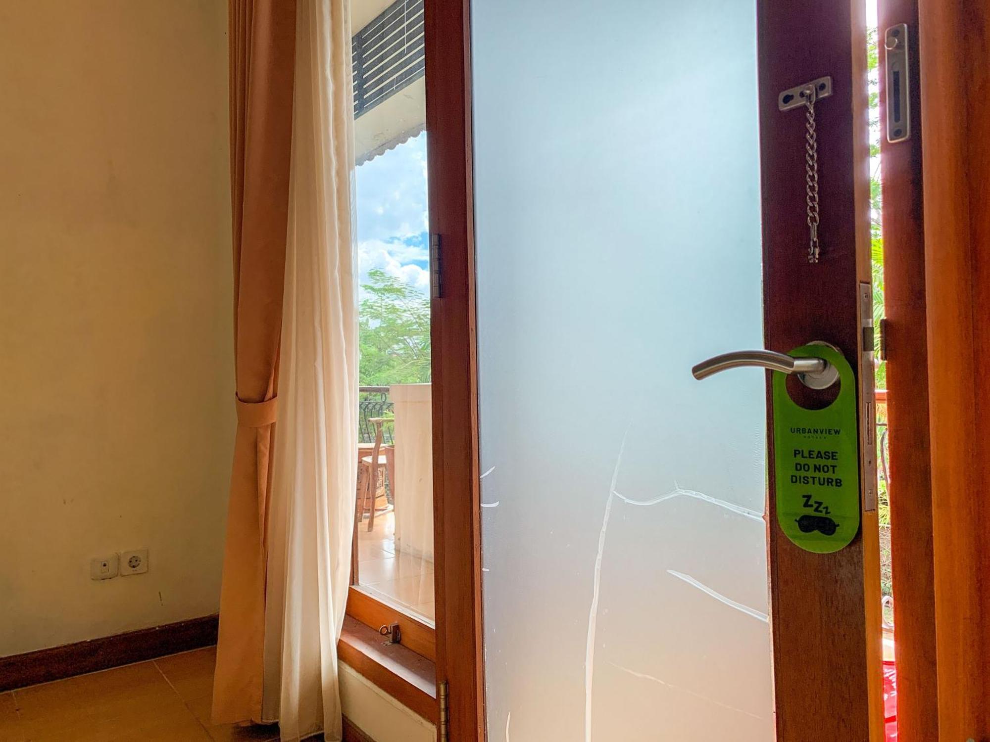 Urbanview Sasono Putro Condoongcatur By Reddoorz Kejayan Exterior foto