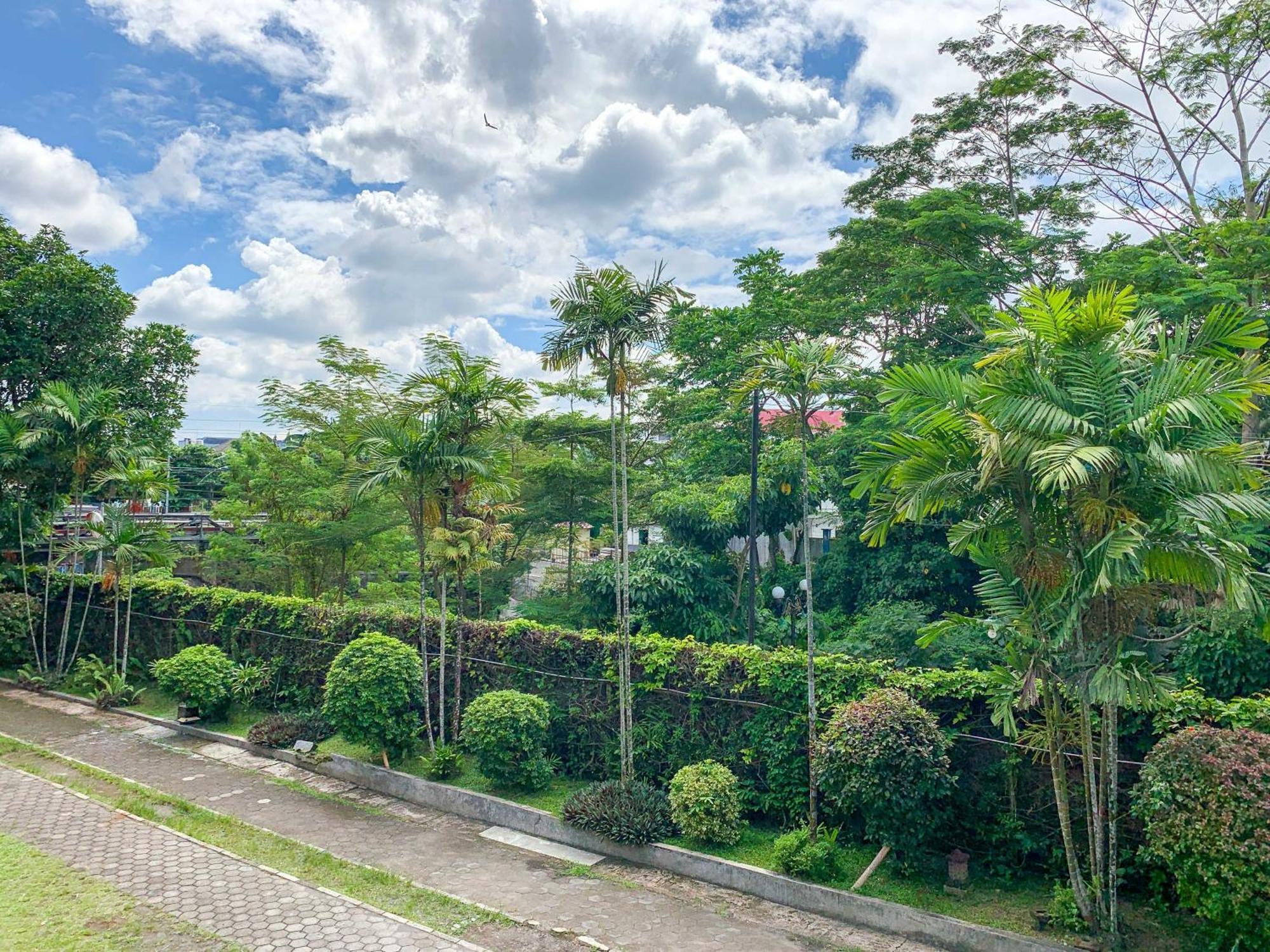Urbanview Sasono Putro Condoongcatur By Reddoorz Kejayan Exterior foto