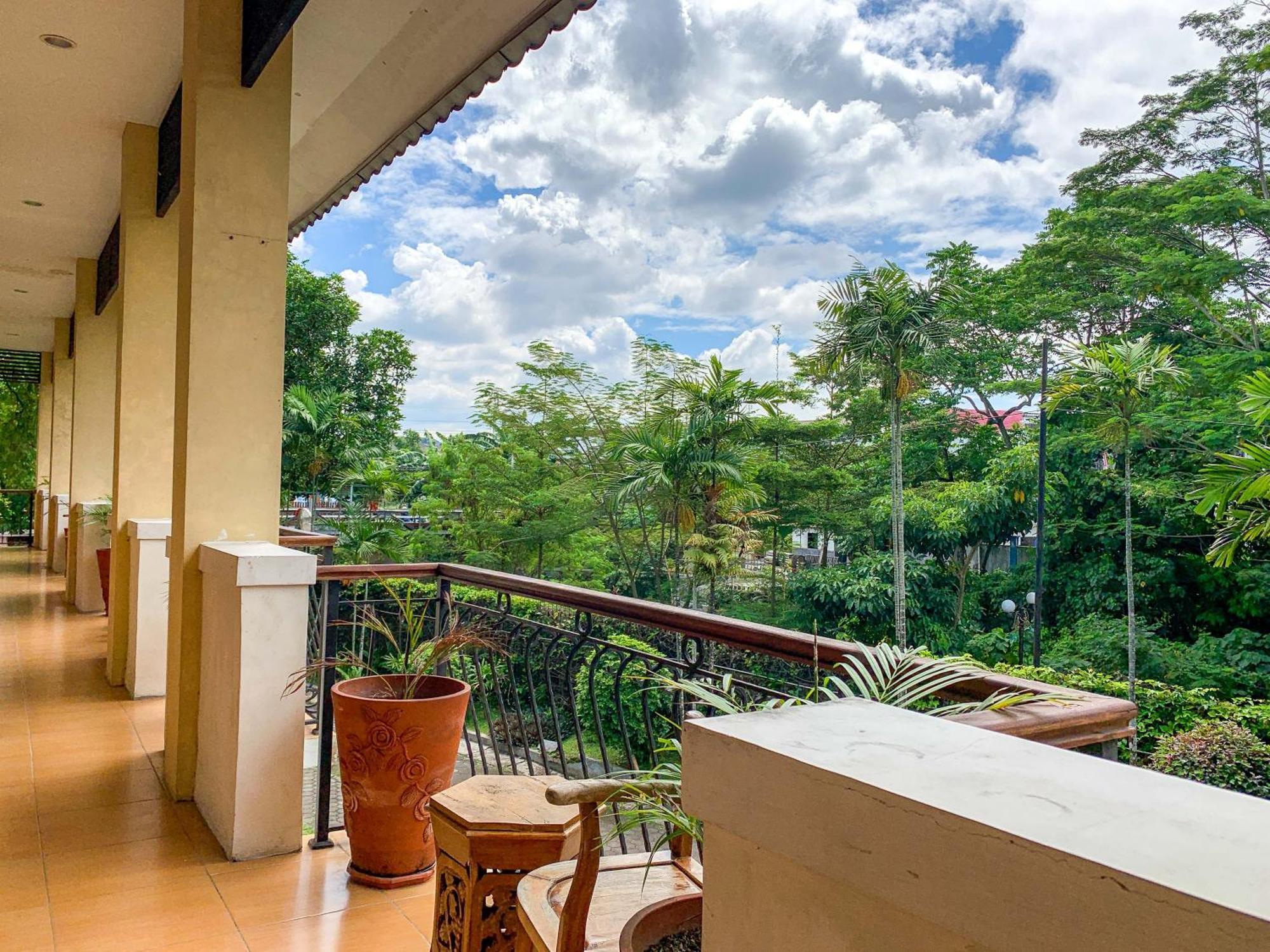 Urbanview Sasono Putro Condoongcatur By Reddoorz Kejayan Exterior foto