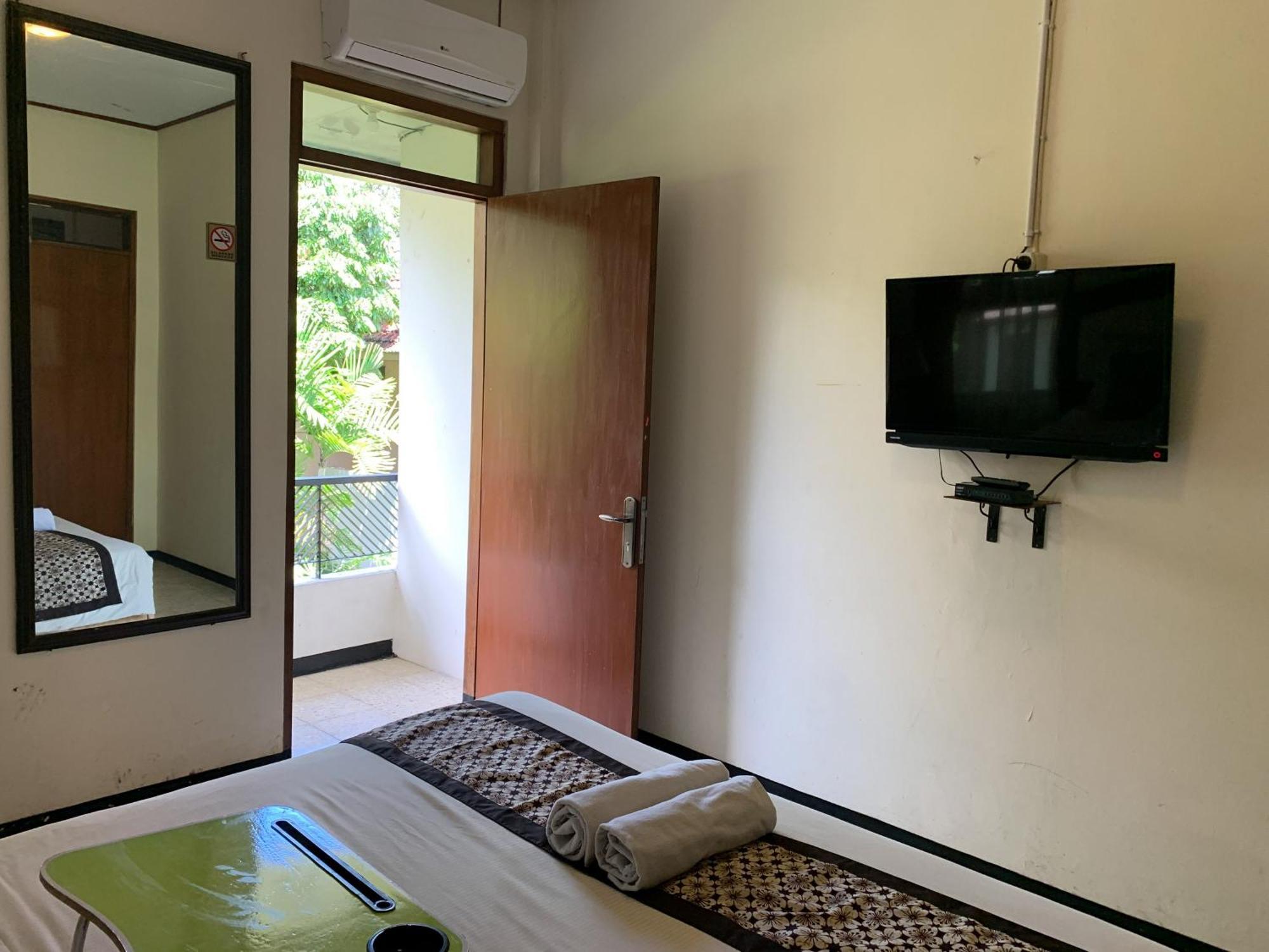 Urbanview Sasono Putro Condoongcatur By Reddoorz Kejayan Exterior foto