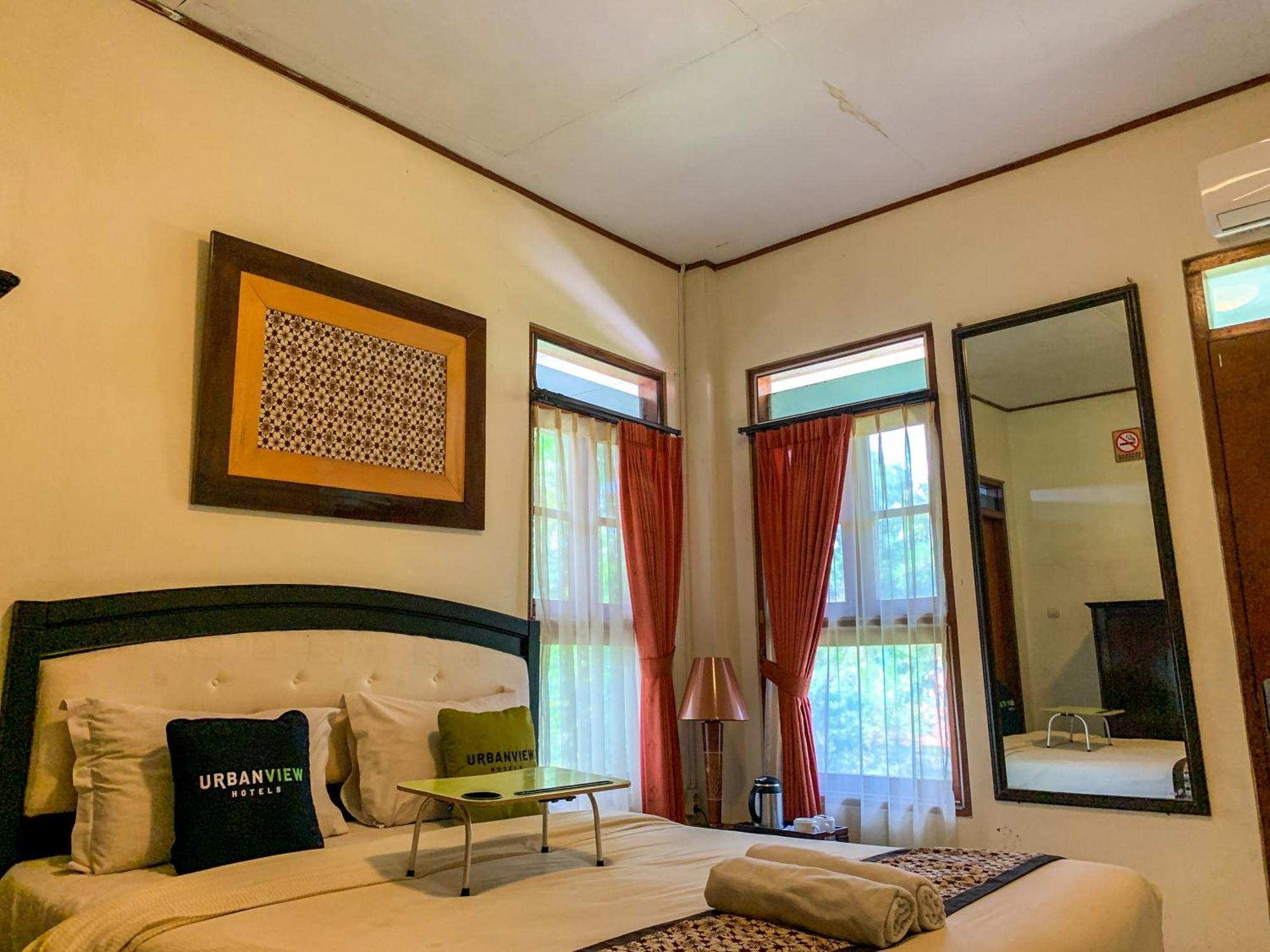 Urbanview Sasono Putro Condoongcatur By Reddoorz Kejayan Exterior foto